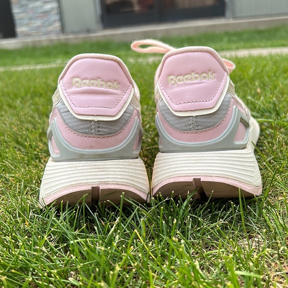 Reebok Sneakers - Picture 4 of 5